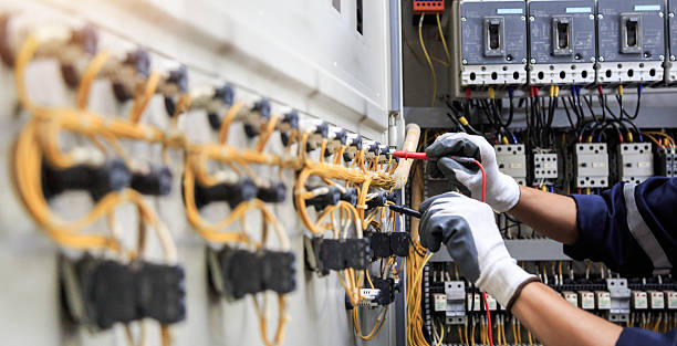 Professional Electrician technician working in Delhi Hills, OH